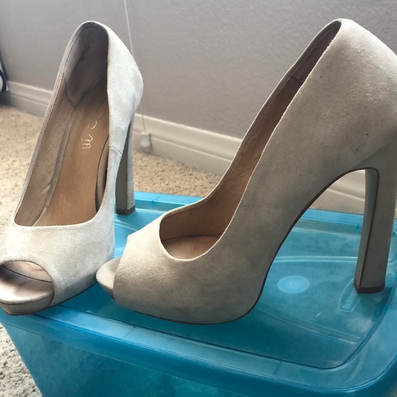 ALDO NUDE PEEPTOE PUMPS - Picture 2 of 8